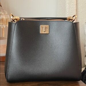 Like new Kate Spade phoebe medium bag black with gold hardware